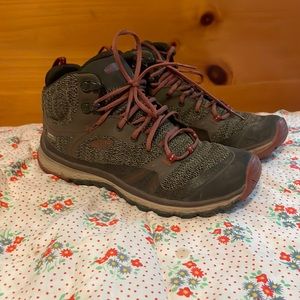 Keen hiking waterproof boots